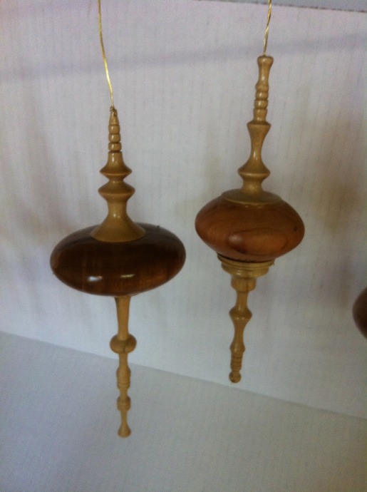 Original Four B’s Farm ornament with maple and apple woods